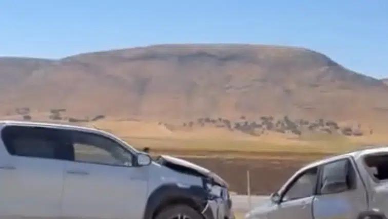 Siirt'te Korkutan Trafik Kazası! İki Araç Birbirine Girdi