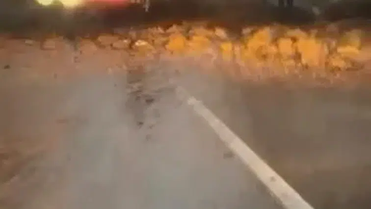 Uludağ Yolunda Heyelan Paniği: Toprak ve Kayalar Yola Düştü