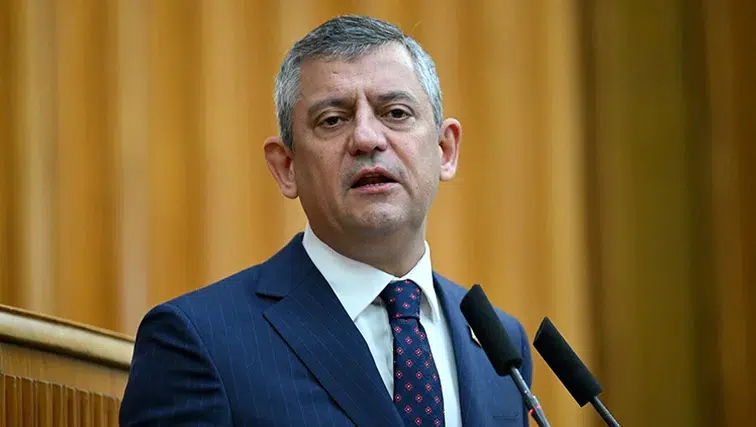 Özgür Özel'den Dijital Platformlara Uyarı ve Sert Tepki