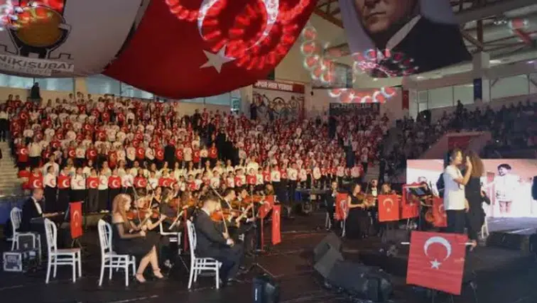 Kahramanmaraş'ta 1300 Öğrenci Tek Ses Oldu! Cumhuriyet Coşkusu