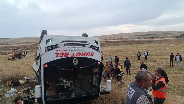 Afyonkarahisar'da Ölümlü Midibüs Kazası! Şoför Gözaltına Alındı