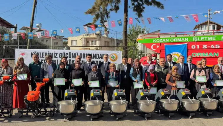 Adana'da 27 Kadına 840 Bin TL'lik Hibe! Makineler Teslim Edildi
