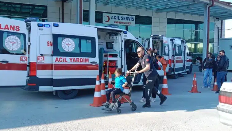 Samsun'da Okulda Zehirlenme Paniği! 9 Öğrenci Hastaneye Kaldırıldı