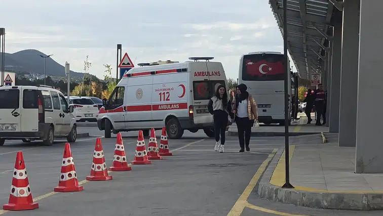 Kütahya'da Lisede Zehirlenme Şüphesi: 19 Öğrenci Hastanede