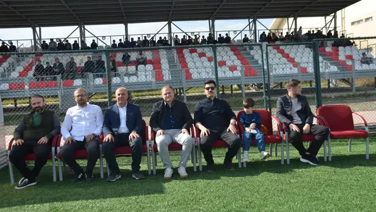 Muş'ta Şampiyonluk Coşkusu! Bulanık Gençlerbirliği Play-Off'a Yükseldi