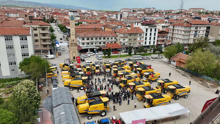 Bereketli Sezon Başladı: Biçerdöverler Dualarla Uğurlandı