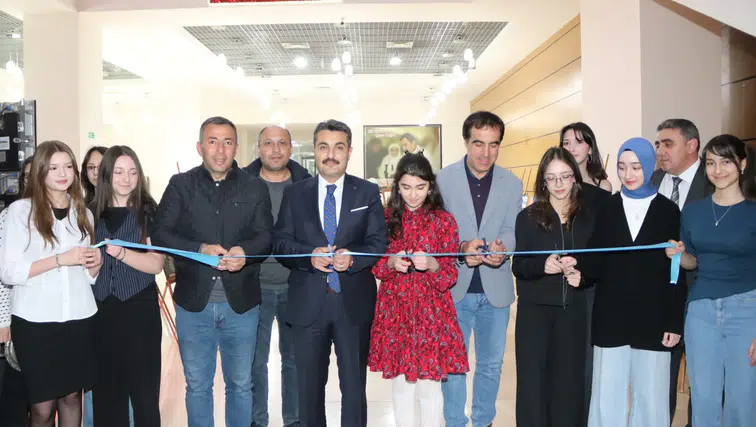 Sivas Fen Lisesi Öğrencilerinden Âşık Veysel’e Duygu Yüklü Anma Programı