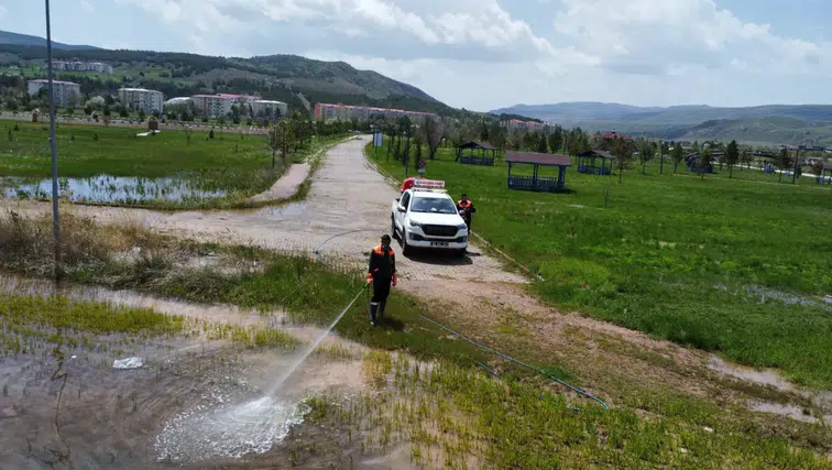 Sivas’ta Haşere ve Kene ile Mücadele Kapsamında İlaçlama Çalışmaları Sürüyor