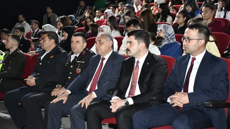 Gürün’de 19 Mayıs Coşkusu Yoğun Katılımla Kutlandı