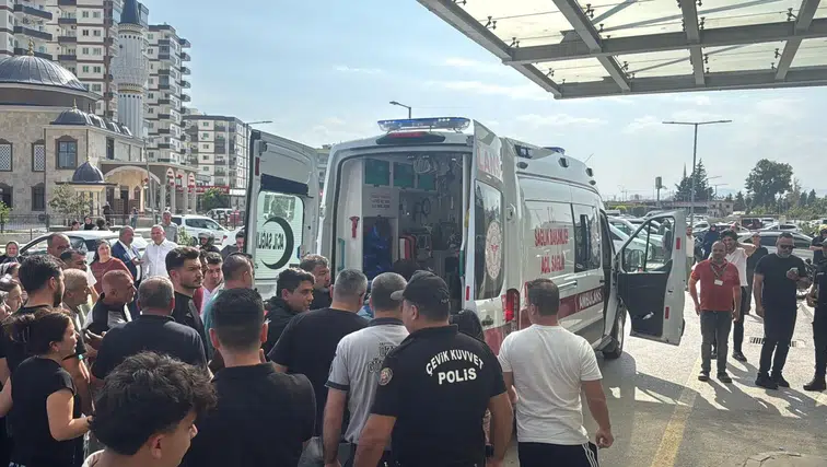 Mersin’de Silahlı Dehşet! Şüpheli Her Yerde Ateş Açtı