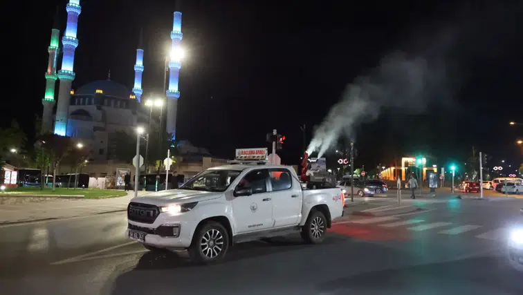 Sivas’ta Kene ve Sivrisineklere Karşı Yoğun İlaçlama Çalışması