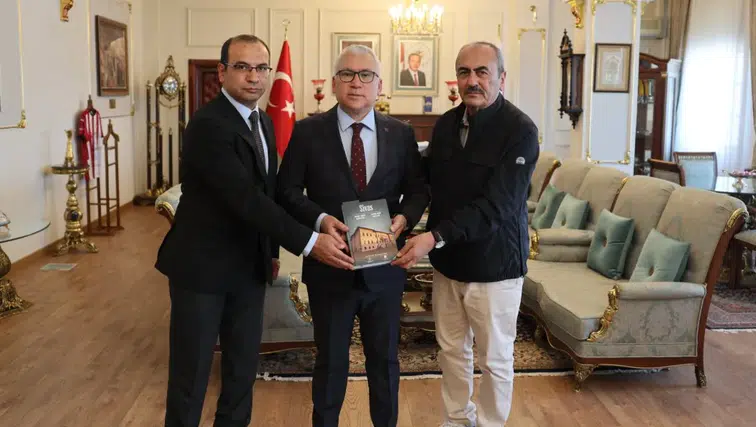 Sivas'ın Kültürel Mirasını Anlatan Eser Vali Şimşek'e Sunuldu