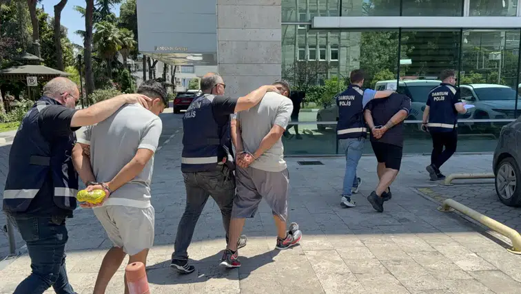 Samsun'da Mahalle Karıştı! Silahlar Çekildi, Çok Sayıda Yaralı Var
