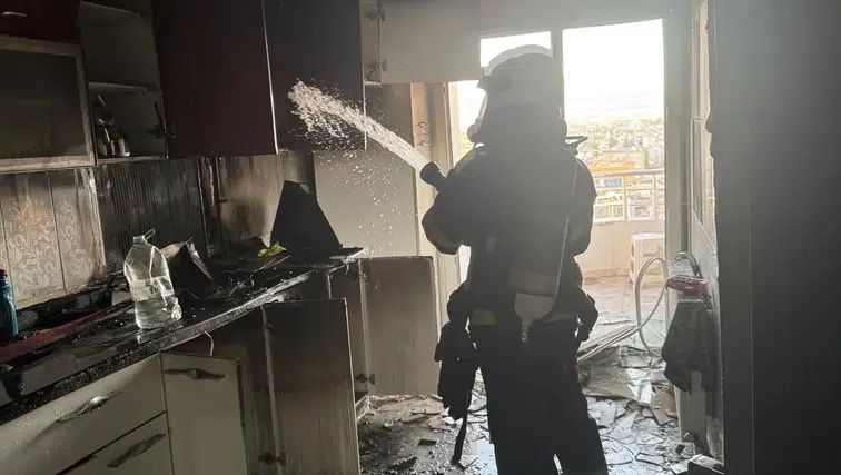 Mardin'de 7 Katlı Binada Korku Dolu Anlar! Alevler Son Katı Sardı...