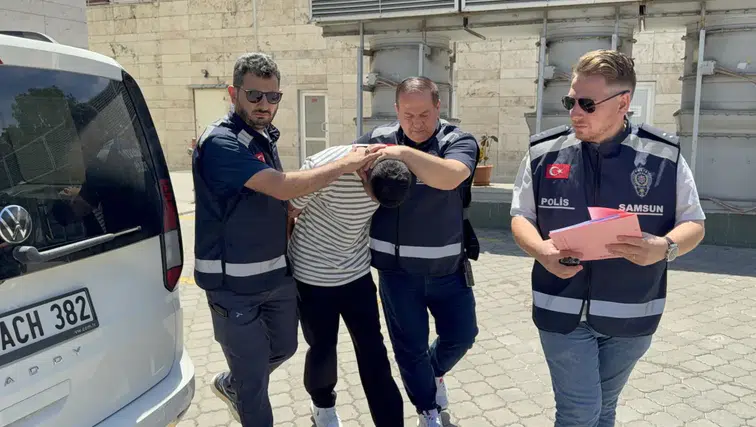 Samsun'da Sokak Ortasında İğrenç Takip! Genç Kadını Taciz Eden O Şüp...