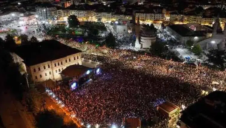Sivas’ta Yıldızlar Geçidi! Ünlü Sanatçılar Peş Peşe Sahne Alacak