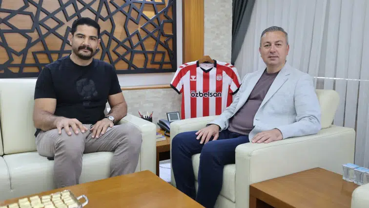 Taha Akgül'den Başkan Adem Uzun'a Ziyaret