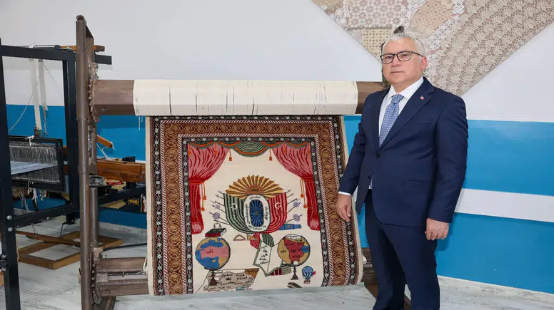Sivas’ta 104 yıllık Misak-ı Millî Halısı yeniden hayat buldu