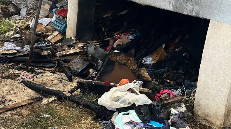 Kovancılar’da korkutan yangın: Balkon altındaki odunlar tutuştu