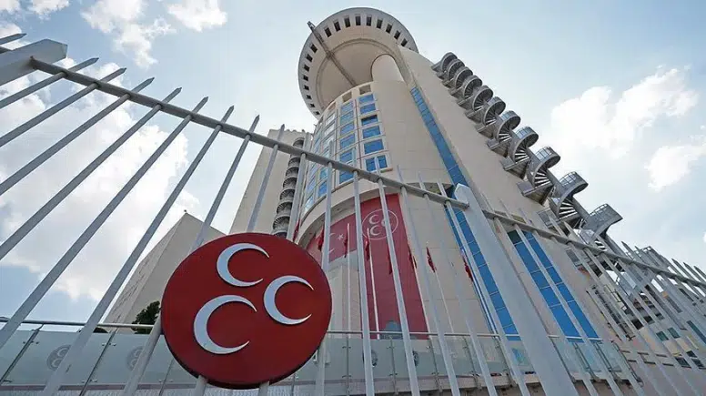 MHP’den İstanbul’da Radikal Karar: Tüm Teşkilatlar Feshedildi