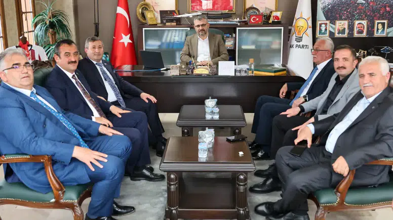 AK Parti Sivas’ta Belediye Başkanlarıyla İstişare Toplantısı Yapıldı
