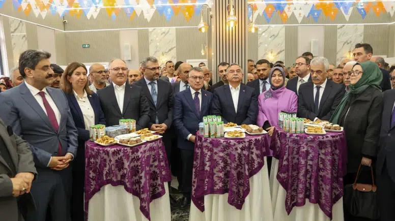 AK Parti Sivas Teşkilatı Bayramlaşma Programında Buluştu