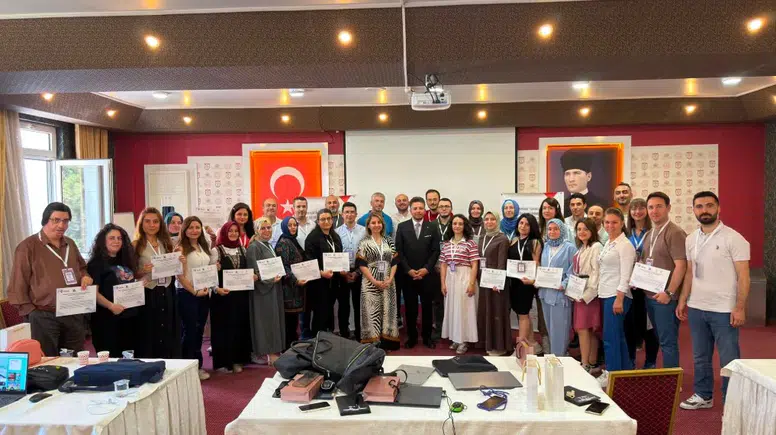 Türkiye'nin Dört Bir Yanından Gelen Öğretmenler Sivas'ta Dijital Eğitim İçin Bir Araya Geldi