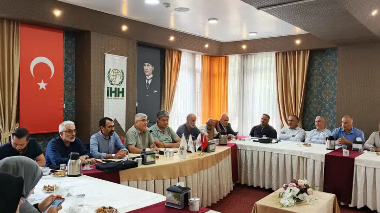 Sivas’ta İHH Genel Kurulu: Türkiye ve Dünya Faaliyetleri Anlatıldı