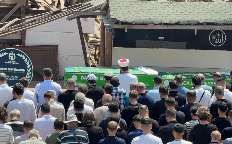 "Güz Geliyor, Göremeyecek Olmam Ne Acı": Darıca'daki Belinay'ın Yürek Burkan Paylaşımı