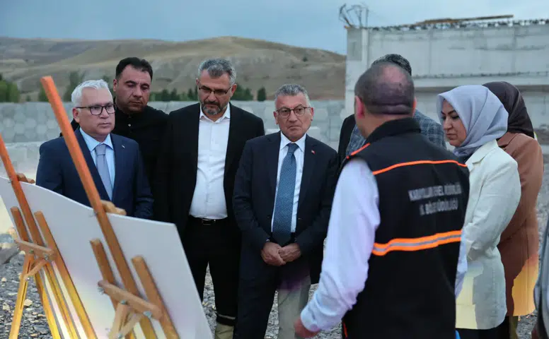 Yeni Cumhuriyet Üniversitesi Hastanesi’ne Ulaşımı Kolaylaştıracak Köprülü Kavşak Çalışmaları İncelendi