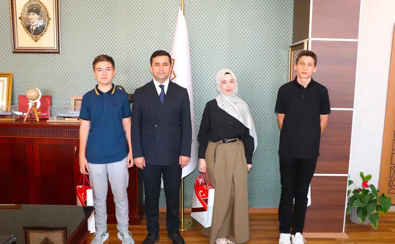 Kaymakam Mahmut Fazıl Yıldız LGS’de Dereceye Giren Öğrencileri Ağırladı