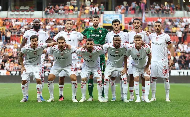 Sivasspor İlk Galibiyet Peşinde, Batman Zirveyi Hedefliyor: Muhtemel 11'ler Şekillendi
