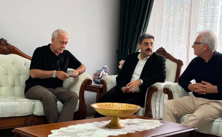 AK Parti Sivas Milletvekili Hakan Aksu’dan Yılmaz Ailesine Taziye Ziyareti
