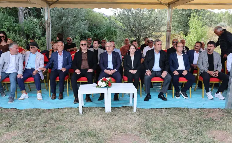 Vali Yılmaz Şimşek ve Başkan Adem Uzun Hafik Kürmeşi Festivali'ne Katıldı