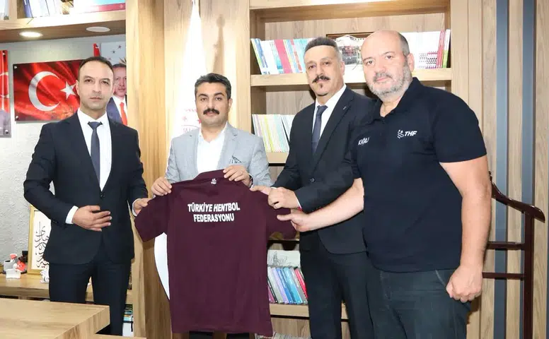 Sivaslı Öğretmenler Ankara'daki Dev Organizasyonda Düdük Çalacak