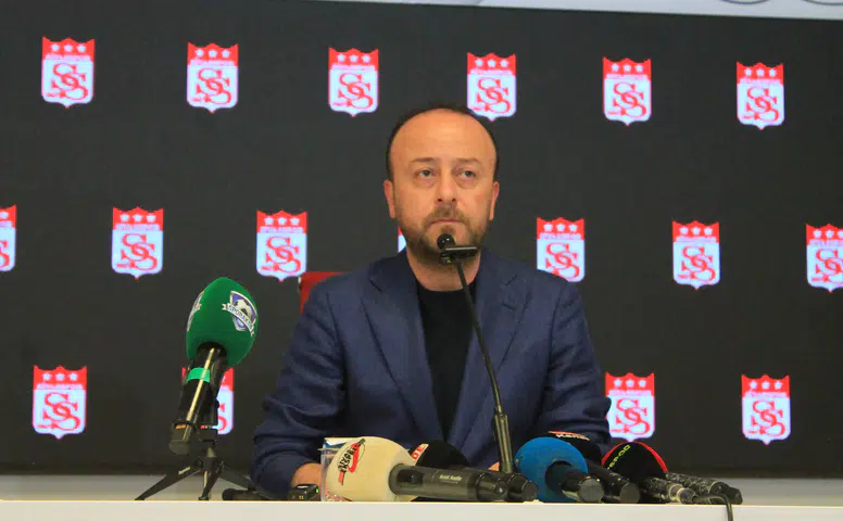 Sivasspor Başkanı Burak Özçoban’dan Transfere ve Finansal Duruma Dair Dev Açıklamalar