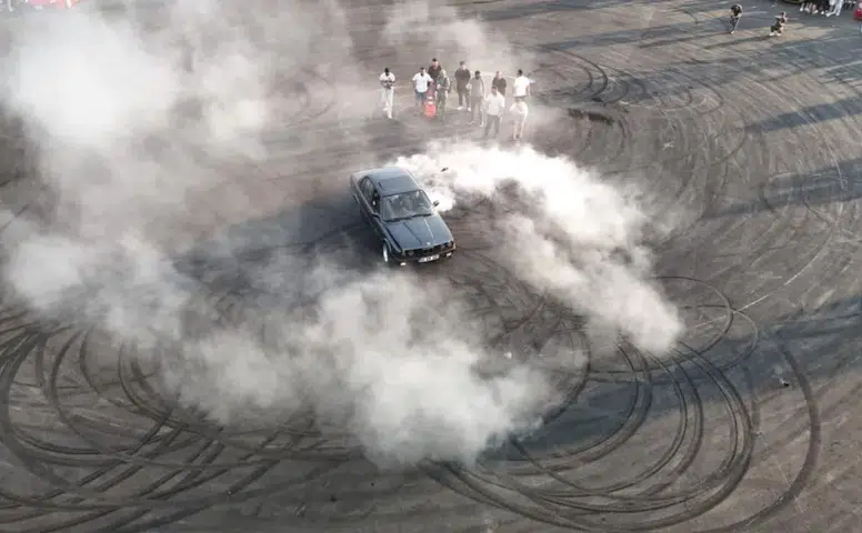 Sivas'ta Trafiğe Açık Yolda Drift Paniği