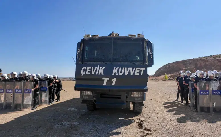 Sivas’ta Çevik Kuvvet Ekipleri Gerçeği Aratmayan Tatbikat Gerçekleştirdi