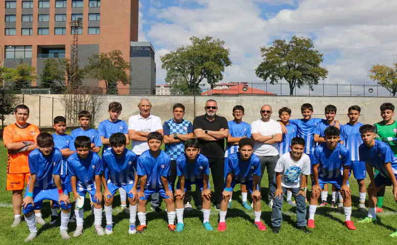 Sivas’ta U-15 4 Eylül Futbol Turnuvası Başladı