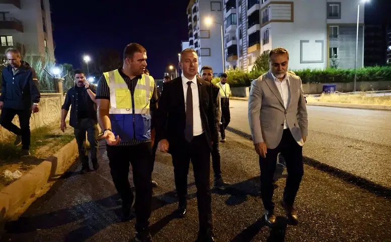 Sivas Belediyesi’nden 7/24 Saha Mesaisi: Kardeşler Mahallesi 75. Sokak’ta Asfalt Yenileme