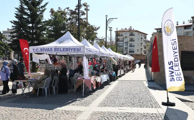Sivas’ta Üretici Kadınlar Pazarı Yeniden Kuruldu