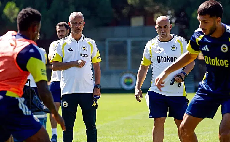 Fenerbahçe'de İsmail Kartal Takımın Başında Antrenmana Çıktı! Romelu Lukaku İle Gülümseten Anlar