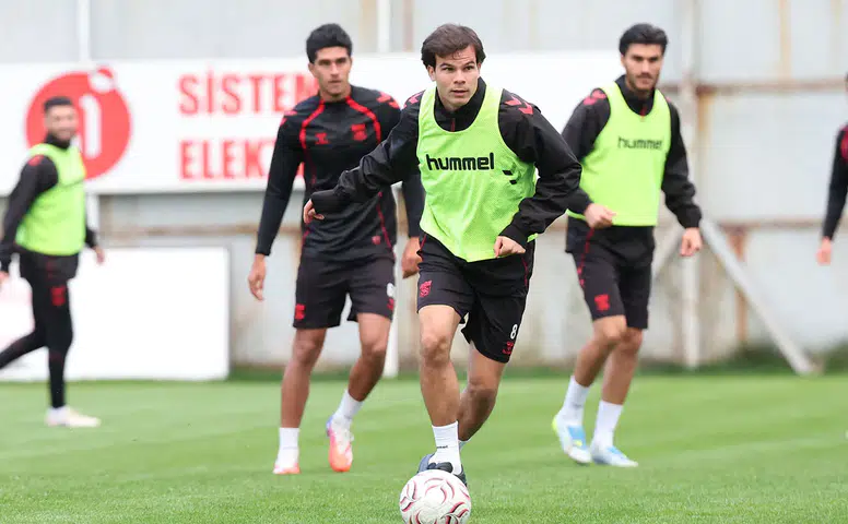 Sivasspor Milli Arada Tempoyu Artırdı: Çift İdmanla Hazırlık