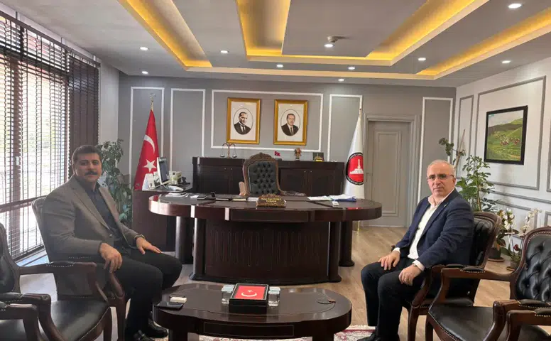 Mustafa Kaya’dan Koyulhisar Kaymakamı Yunus Emre Yıldız’a Ziyaret