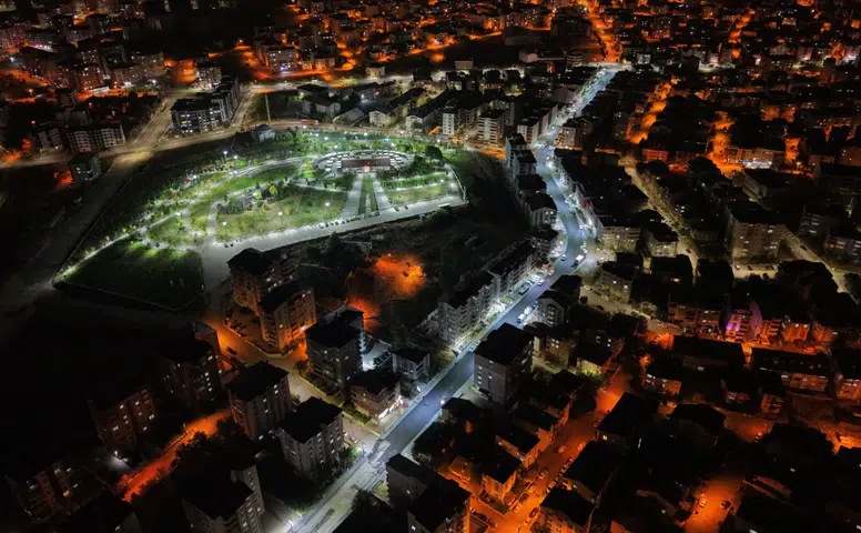 Başkan Adem Uzun Zafer Caddesi’ndeki Çalışmaları Yerinde İnceledi