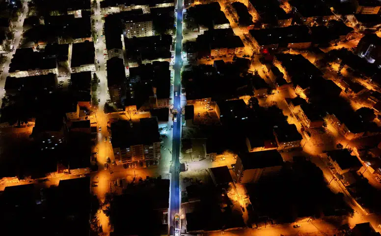 Sivas’ta Necip Fazıl Kısakürek Caddesi’nde Asfalt Yenileme Çalışması Tamamlandı