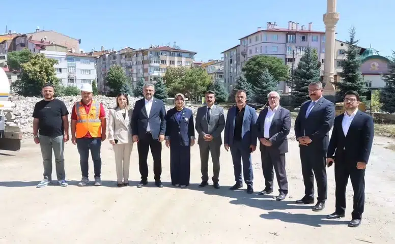 Rukiye Toy Sivas Lisesi Ve Gazi Anadolu Lisesi İnşaat Alanlarında İncelemelerde Bulundu
