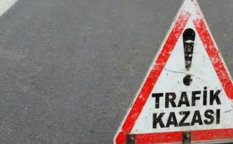 Hafik'te İki Otomobil Çarpıştı: 2'si Ağır 3 Yaralı