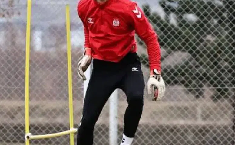 Sivasspor’da Arda Erdursun Parladı! 19 Yaşındaki Kaleciden 5 Kritik Kurtarış