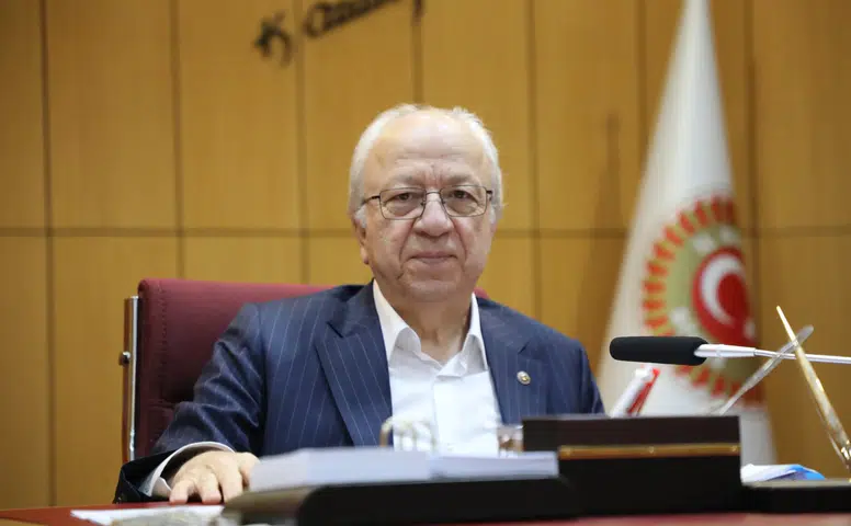 SİVAS’TA ŞARKIŞLA’DAN DİKKAT ÇEKEN MESAJLAR: KİME GÖNDERME YAPTI?